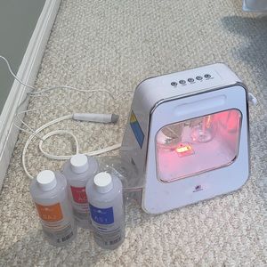 Hydrofacial machine